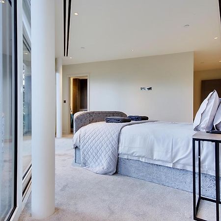 Luxury 3 Bed Flat With Large Terrace, Sea Views And Hot Tub Apartment Canford Cliffs Exterior photo